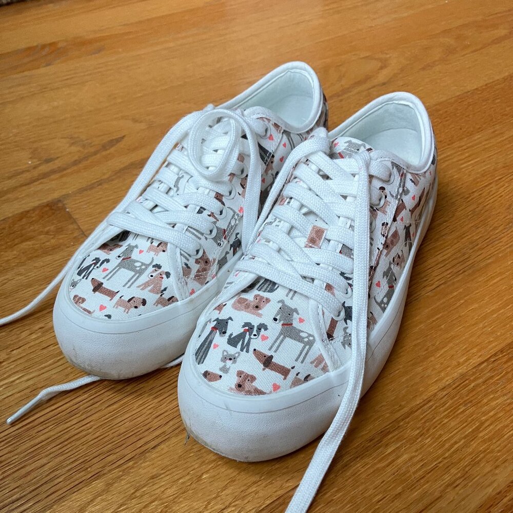 Cynthia Rowley NY Women's Tennis Shoes Size 6.5 Dogs Hearts